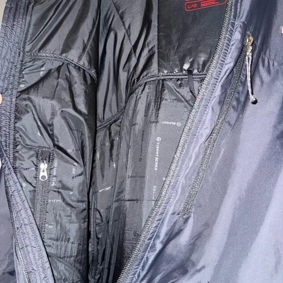 The North Face Men's Black Performance Jacket - Picture 4 of 6